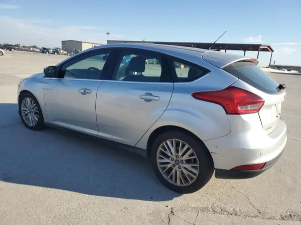 1FADP3N25JL233113 2018 FORD FOCUS - Image 2