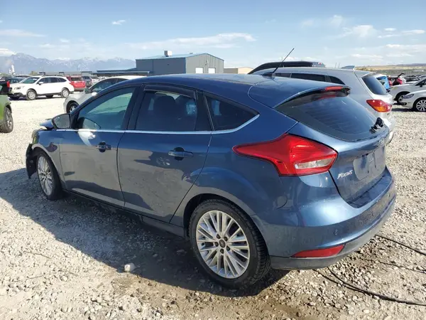 1FADP3N25JL233256 2018 FORD FOCUS - Image 2