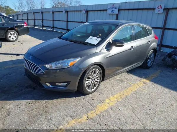 1FADP3N25JL242765 2018 FORD FOCUS - Image 2