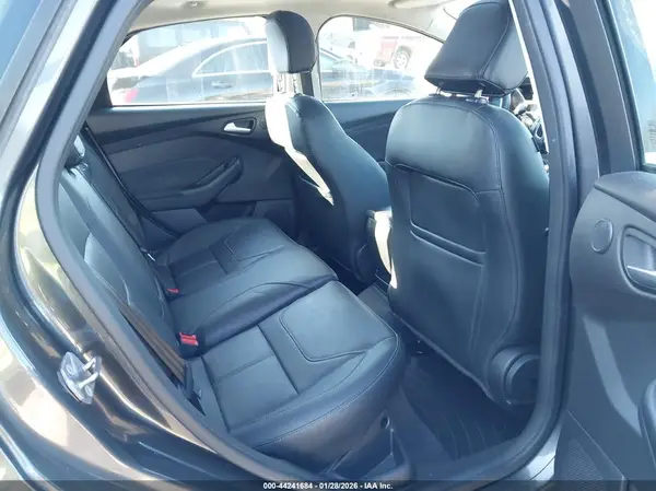 1FADP3N25JL242765 2018 FORD FOCUS - Image 8
