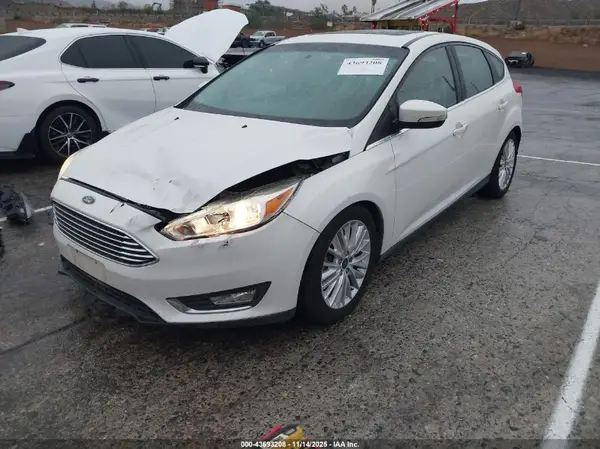 1FADP3N25JL278889 2018 FORD FOCUS - Image 2