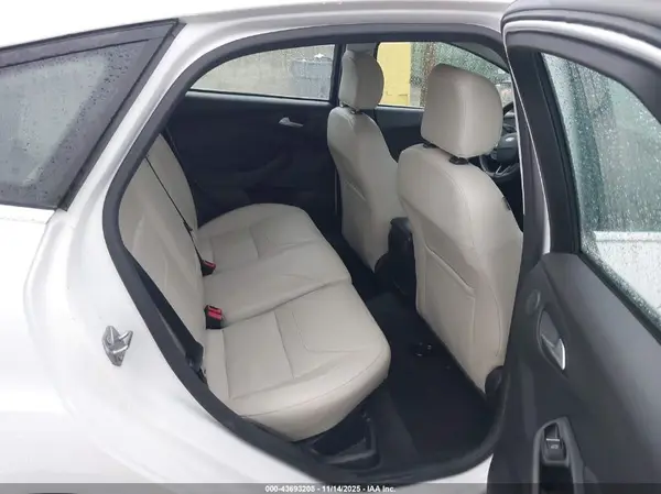 1FADP3N25JL278889 2018 FORD FOCUS - Image 8