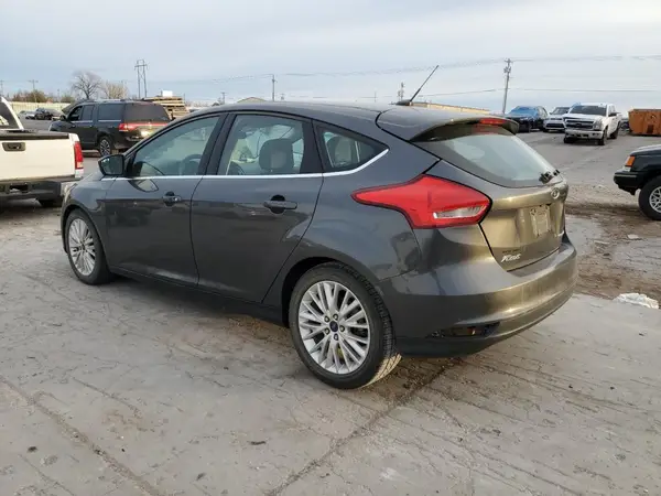 1FADP3N25JL281064 2018 FORD FOCUS - Image 2