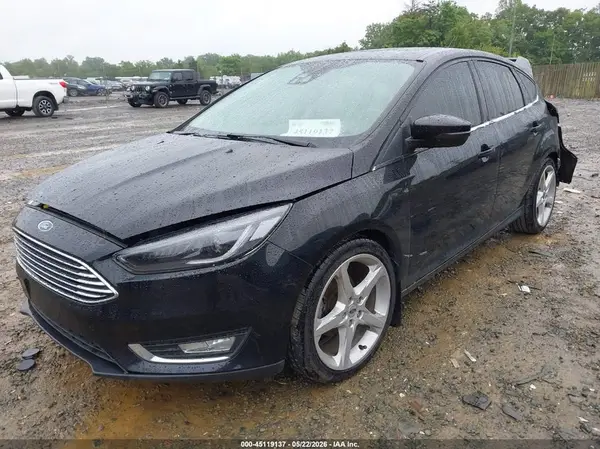 1FADP3N25JL332675 2018 FORD FOCUS - Image 2