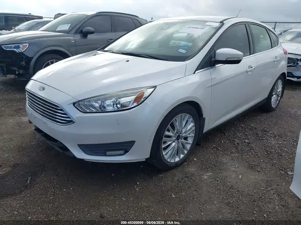 1FADP3N26GL252679 2016 FORD FOCUS - Image 2