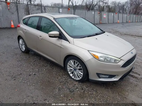 1FADP3N26HL207100 2017 FORD FOCUS - Image 1