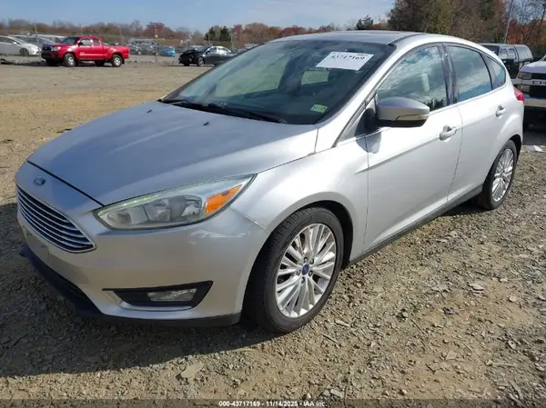 1FADP3N26HL207128 2017 FORD FOCUS - Image 2