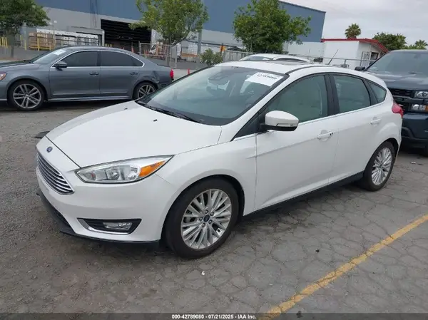 1FADP3N26HL308587 2017 FORD FOCUS - Image 2