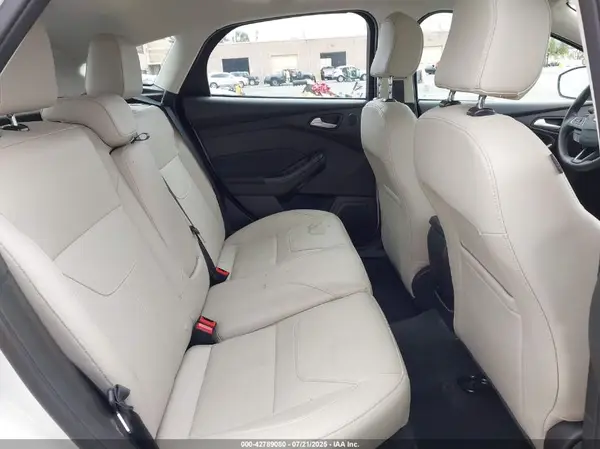 1FADP3N26HL308587 2017 FORD FOCUS - Image 8