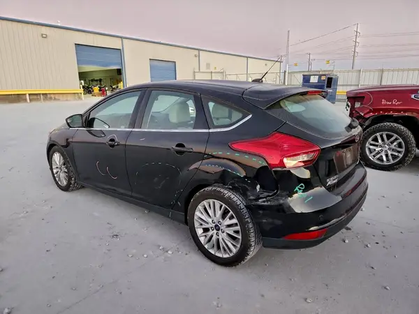 1FADP3N26JL219933 2018 FORD FOCUS - Image 2