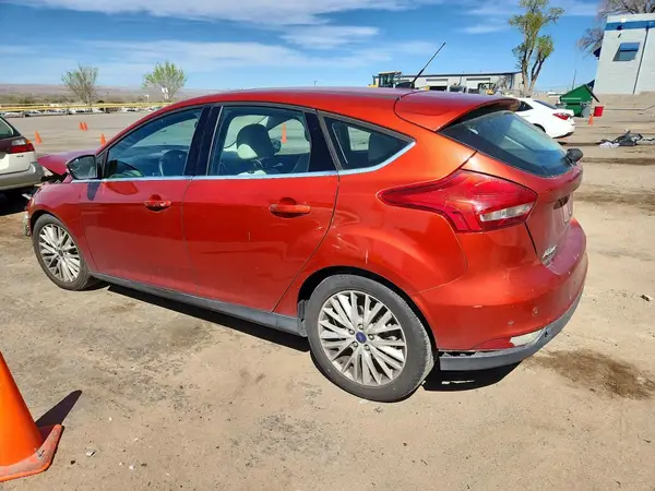 1FADP3N26JL280585 2018 FORD FOCUS - Image 2