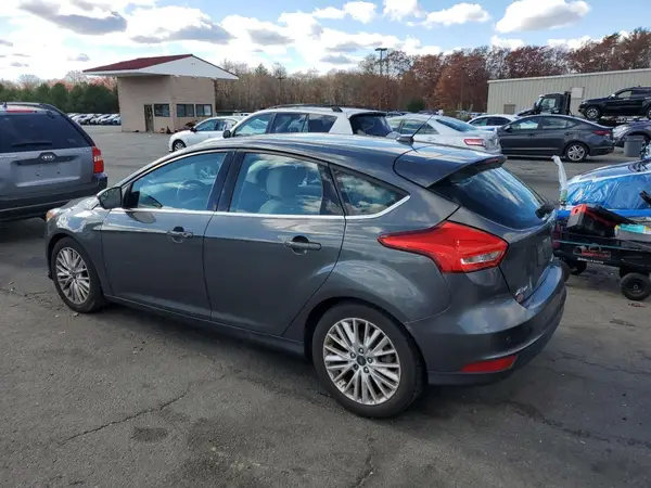 1FADP3N26JL280781 2018 FORD FOCUS - Image 2