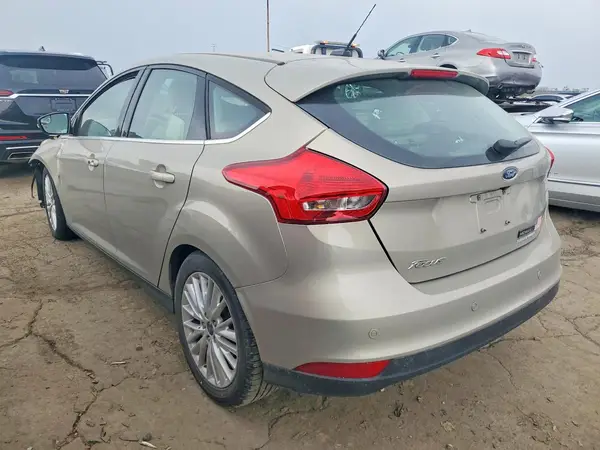 1FADP3N27GL307818 2016 FORD FOCUS - Image 2