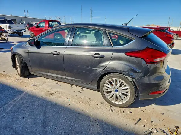1FADP3N27HL268181 2017 FORD FOCUS - Image 2