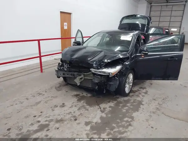 1FADP3N27JL223263 2018 FORD FOCUS - Image 2