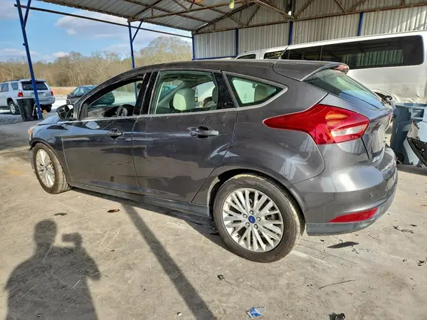 1FADP3N27JL261933 2018 FORD FOCUS - Image 2