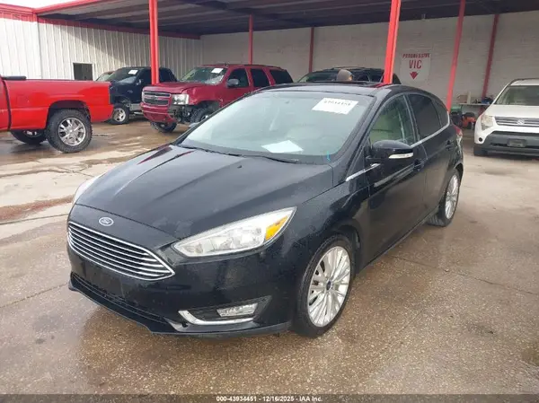 1FADP3N27JL273192 2018 FORD FOCUS - Image 2