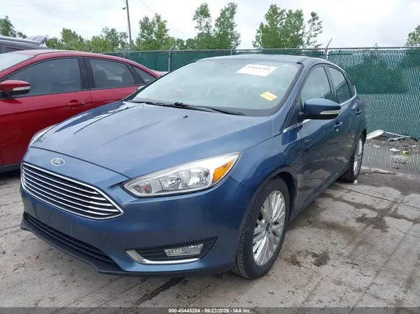 1FADP3N27JL281051 2018 FORD FOCUS - Image 2