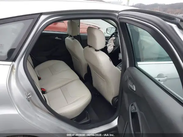 1FADP3N27JL316865 2018 FORD FOCUS - Image 8