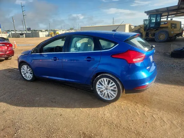 1FADP3N27JL323783 2018 FORD FOCUS - Image 2