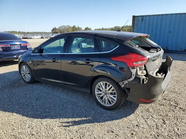 1FADP3N27JL325839 2018 FORD FOCUS - Image 2