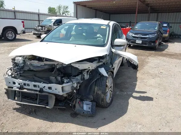 1FADP3N28GL222941 2016 FORD FOCUS - Image 2