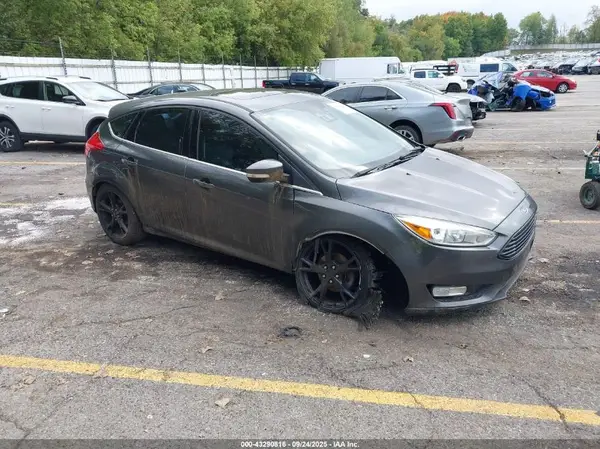1FADP3N28GL239559 2016 FORD FOCUS - Image 1