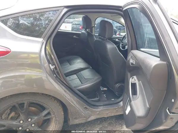 1FADP3N28GL239559 2016 FORD FOCUS - Image 8