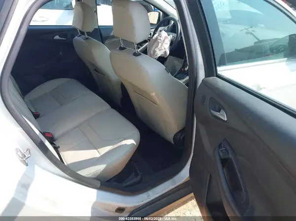 1FADP3N28GL307942 2016 FORD FOCUS - Image 8
