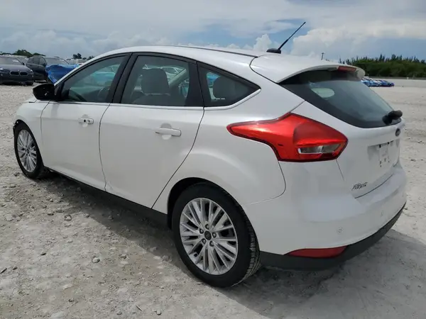 1FADP3N28GL321310 2016 FORD FOCUS - Image 2