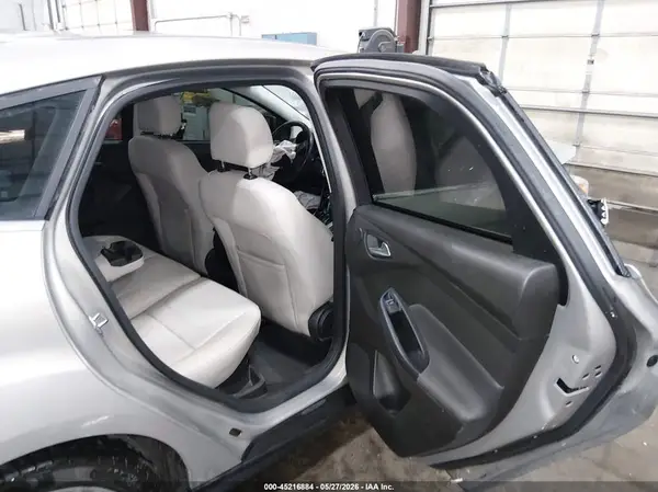 1FADP3N28GL321470 2016 FORD FOCUS - Image 8