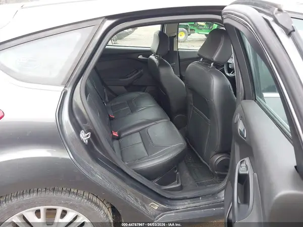 1FADP3N28HL206742 2017 FORD FOCUS - Image 8