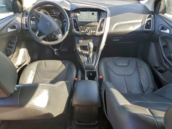 1FADP3N28HL275575 2017 FORD FOCUS - Image 8