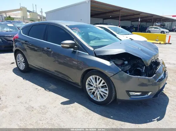 1FADP3N28JL232120 2018 FORD FOCUS - Image 1