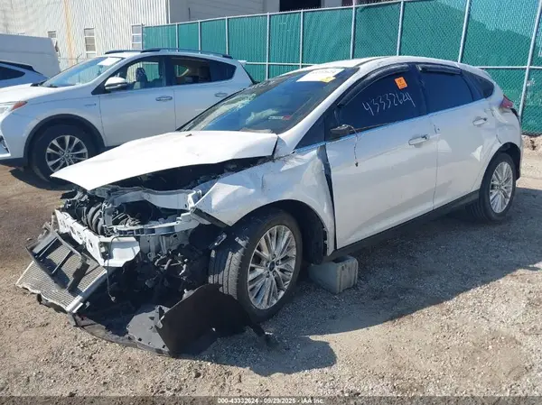 1FADP3N28JL235101 2018 FORD FOCUS - Image 2