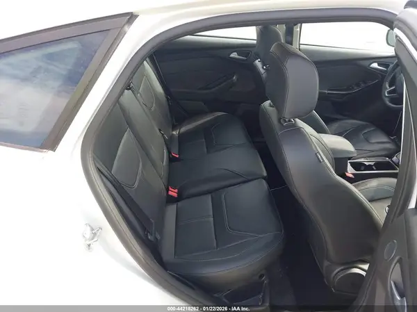 1FADP3N28JL243179 2018 FORD FOCUS - Image 8