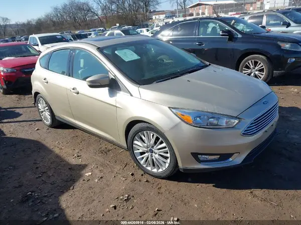 1FADP3N28JL271872 2018 FORD FOCUS - Image 1