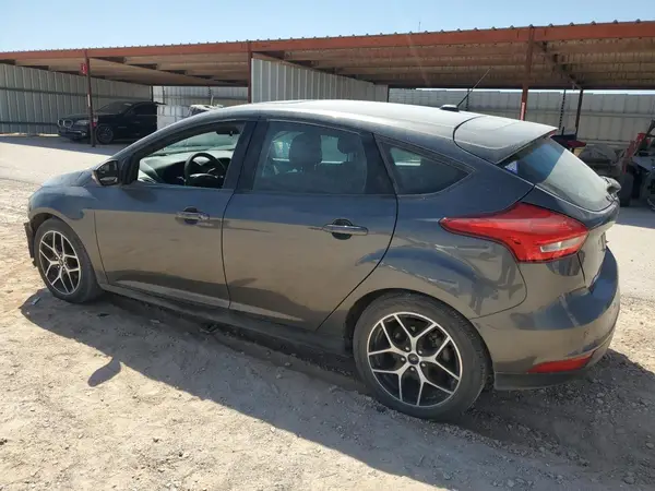 1FADP3N28JL302412 2018 FORD FOCUS - Image 2