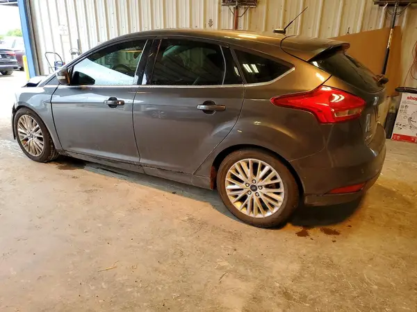 1FADP3N28JL316857 2018 FORD FOCUS - Image 2