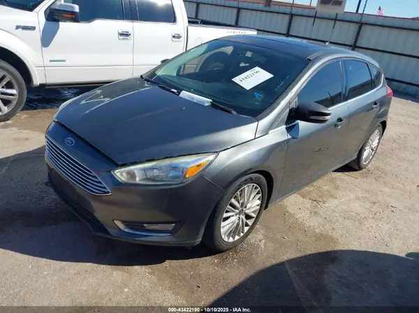 1FADP3N28JL325672 2018 FORD FOCUS - Image 2