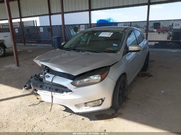 1FADP3N29GL220745 2016 FORD FOCUS - Image 2