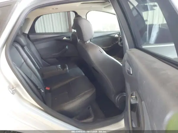 1FADP3N29GL220745 2016 FORD FOCUS - Image 8