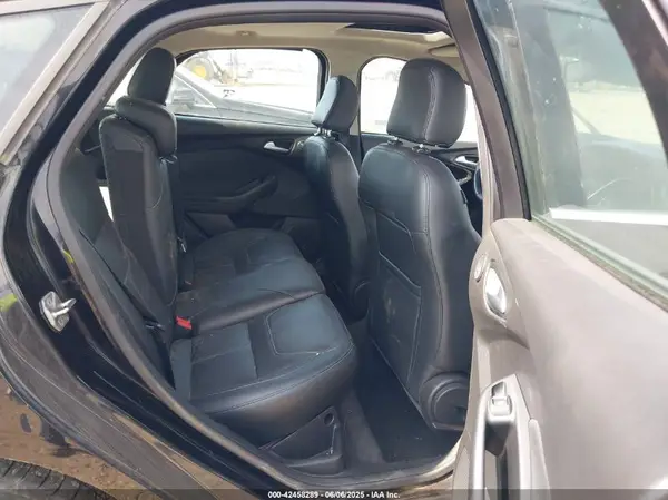 1FADP3N29HL319759 2017 FORD FOCUS - Image 8