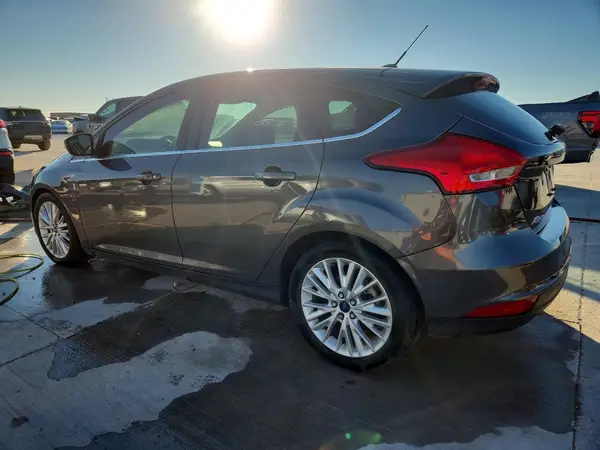 1FADP3N29HL320569 2017 FORD FOCUS - Image 2