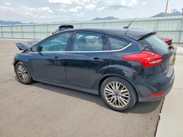 1FADP3N29HL334147 2017 FORD FOCUS - Image 2
