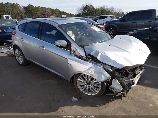 1FADP3N29JL247113 2018 FORD FOCUS - Image 1