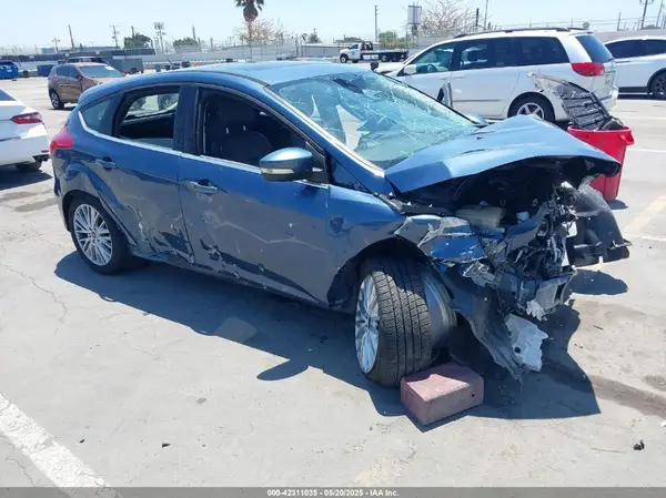 1FADP3N29JL247516 2018 FORD FOCUS - Image 1