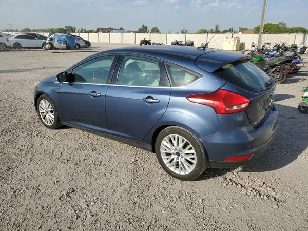 1FADP3N29JL271735 2018 FORD FOCUS - Image 2