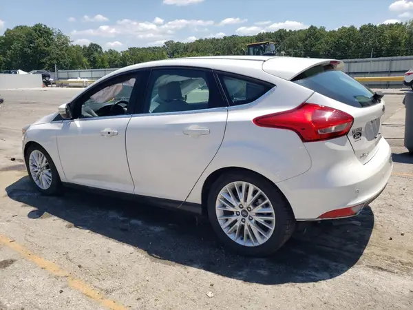 1FADP3N29JL272030 2018 FORD FOCUS - Image 2