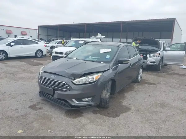 1FADP3N29JL273209 2018 FORD FOCUS - Image 2